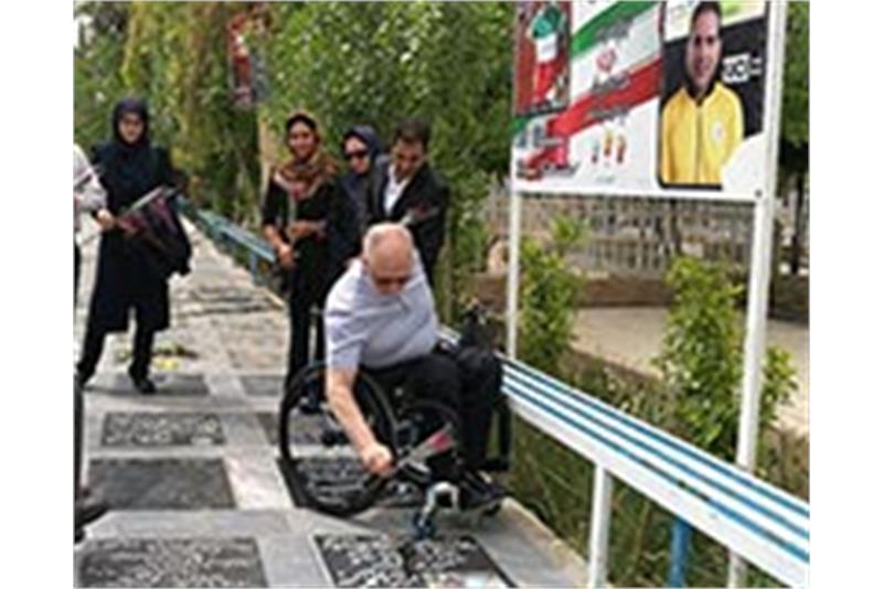 ipc-president-craven-visits-bahman-golbarnezhad-s-grave